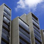 im Wohnblock – w bloku mieszkalnym  